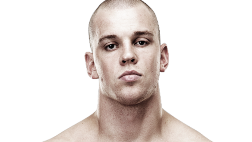 Stefan Struve е със счупена челюст след двубоя му с Mark Hunt