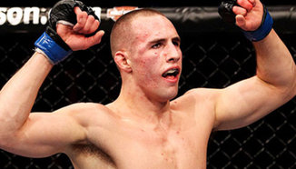 Rory MacDonald задълбочил контузията си, завръщането му се отлага
