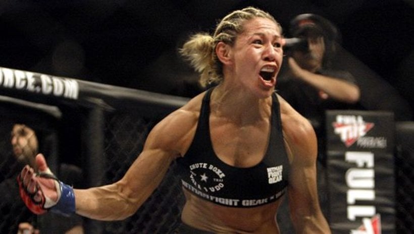 Chris Cyborg е готова да излезе срещу жената-мъж Fallon Fox