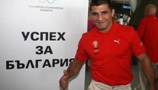 Армен Назарян е треньр на месеца, а класиците - отбор на март