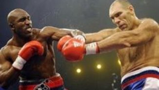 Отмениха сблъсъка между Валуев и Чагаев