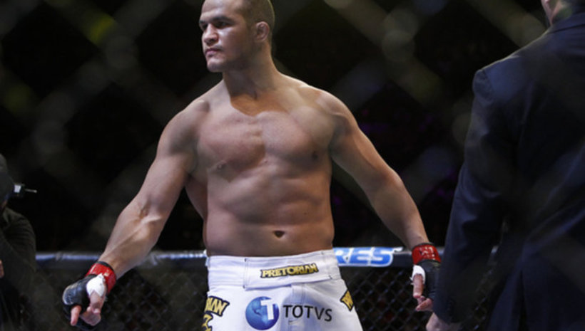 Dos Santos срещу Miocic в UFC 173
