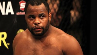 Dolce: Cormier може да се бие и в средната категория