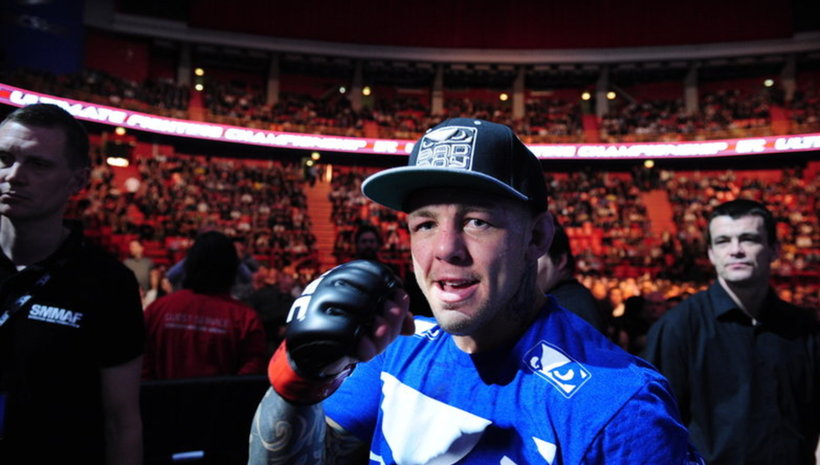 Gray Maynard срещу Ross Pearson в UFC Fight Night 47