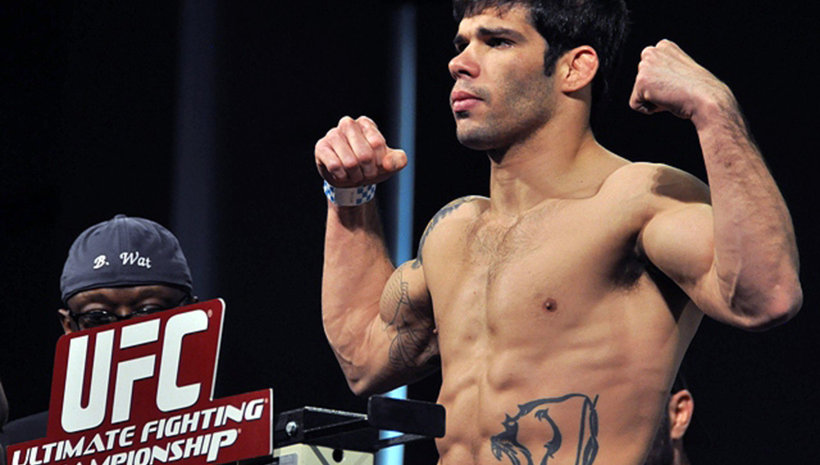 Raphael Assuncao срещу Bryan Caraway в UFC Fight Nigh 54