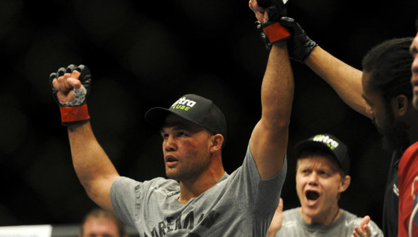 Lawler си поиска трети двубой с Hendricks