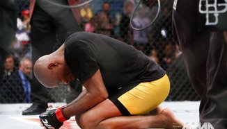 Кое е по-драматично - контузията на Anderson Silva или положителния му допинг тест?