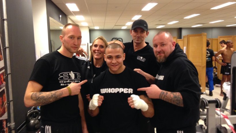 Михаил Николов с победа на кикбоксовия ринг в Холандия