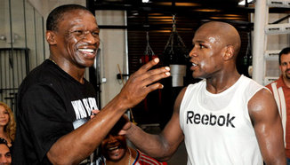 Floyd Mayweather Sr: Лека нощ, Manny
