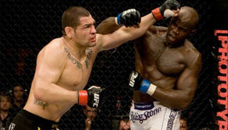 Cain Velasquez се подготвя за война в UFC 110