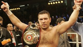 Руслан Чагаев не успя да защити титлата в тежка категория 