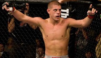 Joe Lauzon срещу George Sotiropoulos в UFC 123