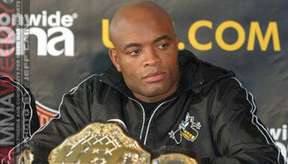 Anderson Silva тренира под вода