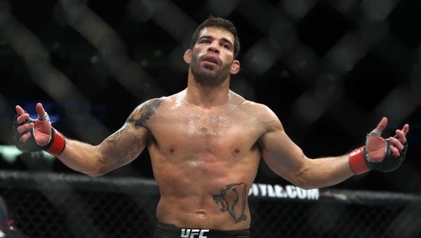 Raphael Assuncao победи Rob Font