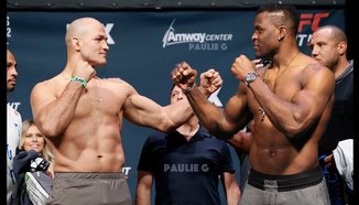 Francis Ngannou набеляза Junior dos Santos