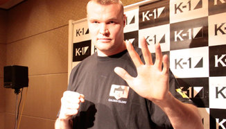 Интервю с шампиона Semmy Schilt