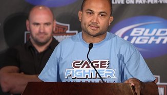 BJ Penn тренира с Floyd Mayweather Sr. за двубоят си срещу Fitch
