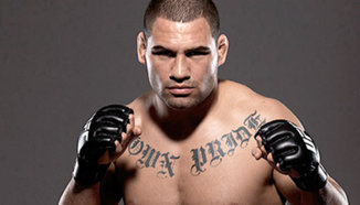 Операцията на Cain Velasquez премина успешно