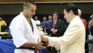Българин №1 в шампионата на Америка по карате  
