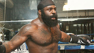 Стана изветен опонента на Kimbo Slice в дебютия му двубой бокса