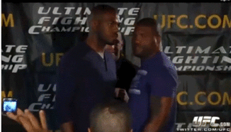 Снимка на деня: 'Jon Jones vs. Rampage Jackson'