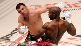 Йордан Радев загуби по точки от Paul Daley