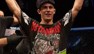 Dominick Cruz играл със счупена ръка четири рунда