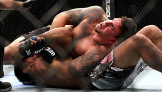 Кратък обзорен клип от двубоя между Frank Mir и Antonio Rodrigo Nogueira