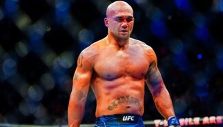 Роби Лоулър даде допинтест. Готви ли се за завръщане?