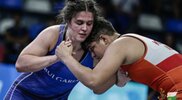 Емили Апостолова ще се бори на репешаж, класиците загубиха