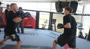 Колби Ковингтън преби инфлуенсър, който се бие с последователи на улицата