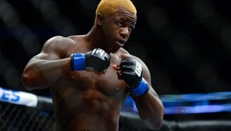 Мелвин Гилард се оттегли след прекъсване на огромна серия от загуби, по-дълга от тази на Тони Фъргюсън