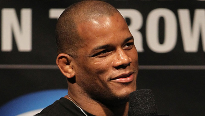 Hector Lombard е бил контузен по време на двубоя му с Tim Boetsch