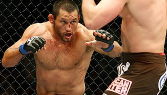 Dan Henderson се извини на Chael Sonnen 