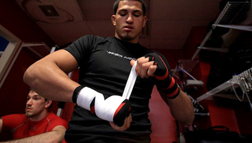 Pettis ще чака двубой за титлата